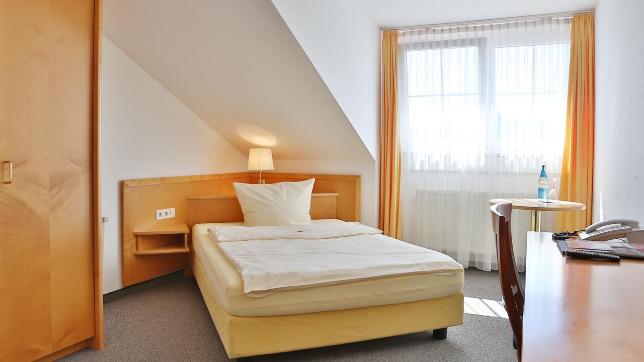 Hotel Alznauer Hof Gomaringen Exteriér fotografie